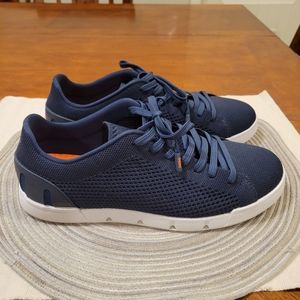 🌌EUC~ SWIMS TENNIS SHOES